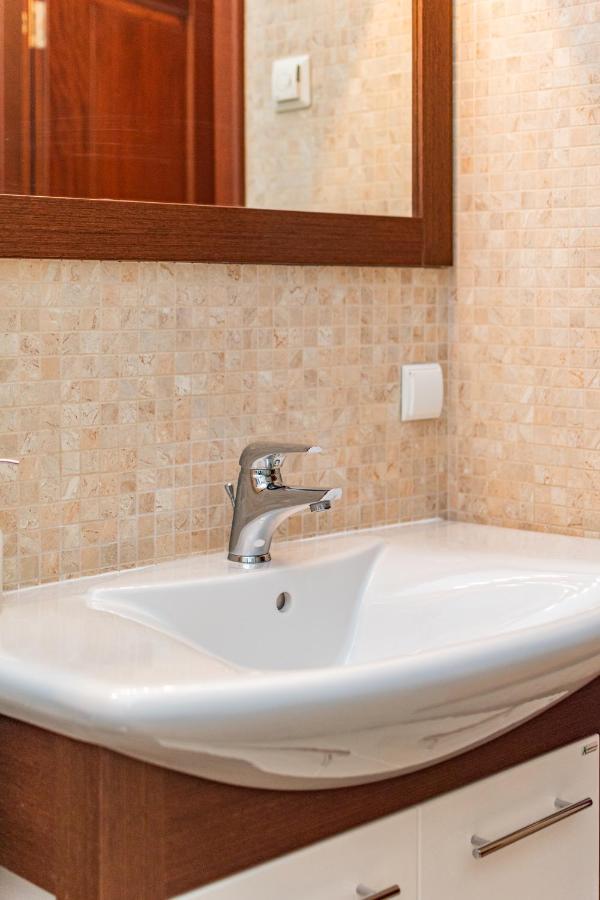 Appartamento Apartament Wilcza By Your Freedom Varsavia Esterno foto